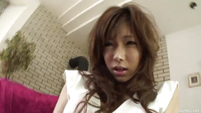 Vidéo Milana Fox a des relations femme vierge xxx sexuelles sur une table de massage