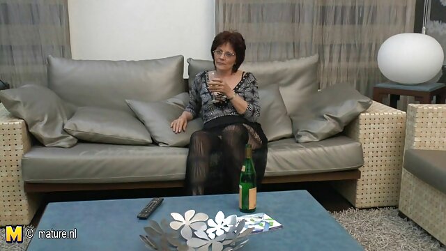 Vidéo JAMBES sex gratuit fille vierge