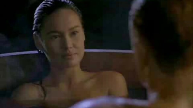 Vidéo Un massage savonneux érotique et relaxant film vierge porno