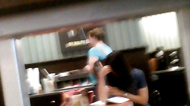 Vidéo reine porno avec des vierges carré