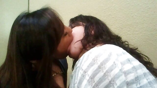 Vidéo 18 Videoz - Soirée pizza ou sexe en groupe? video porno devierger