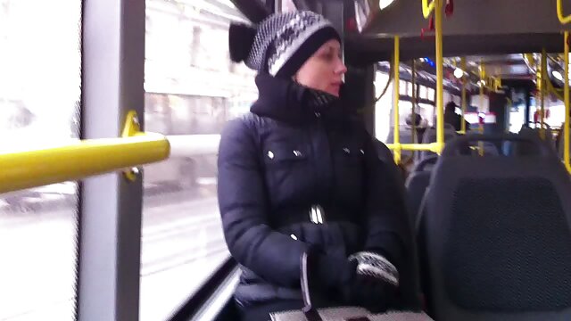 Vidéo Fille sexy se masturbe sous la sexe gratuit vierge douche