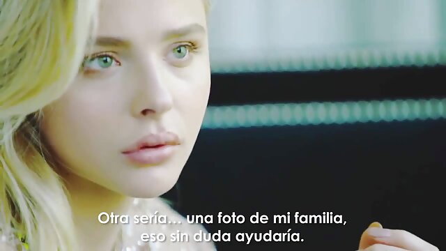 Vidéo salope video porno fille vierge maigre prend une énorme bite