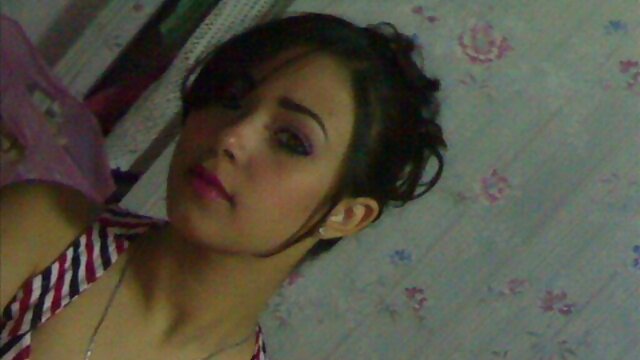 Vidéo Chatte tchèque filme porno vierge baisée profondément .. !!!