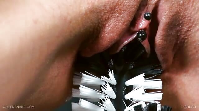 Vidéo Lucky Bruce reçoit film sex fille vierge une double pipe de Charley et Victoria