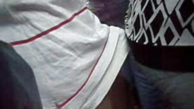 Vidéo Chaud brunette film x fille vierge bj