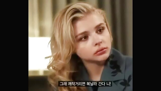 Vidéo Elle entre dans un trio torride homme vierge porno avec les garçons excités